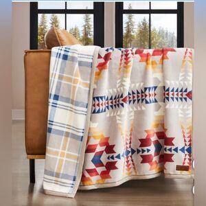 Brand New! Pendleton Reversible Plush Throw -Legend Lake Gray